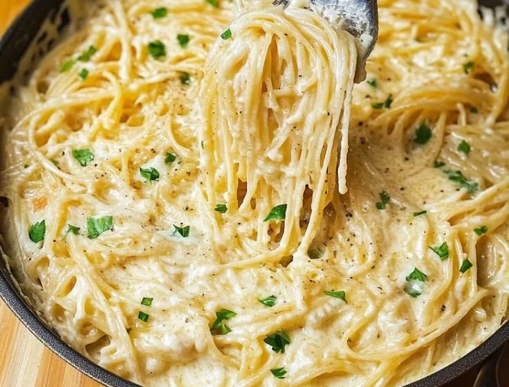 Cheesy Garlic Parmesan Spaghetti