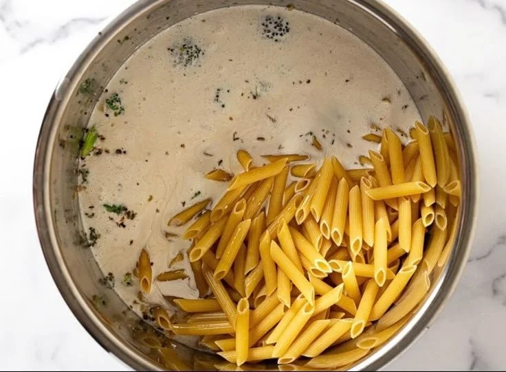 Instant Pot Creamy Garlic Pasta