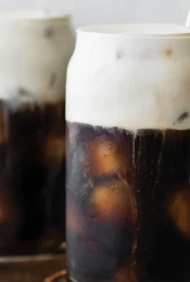 Creamy protein cold foam topping for drinks, nutritious and delicious.