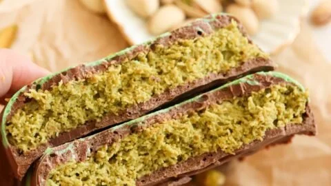 Homemade Dubai Chocolate Bar recipe with rich chocolate flavors and easy steps.